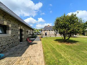 Magnifique longère partiellement rénovée