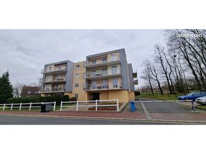 F3 de 87 m² loué avec garage Pt Couronne