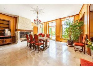 Dijon. Ancien couvent du Xvii ème siècle restauré en maison fami