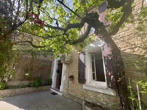 Vente maison 166 m² à Goult (84220)  495 000 €