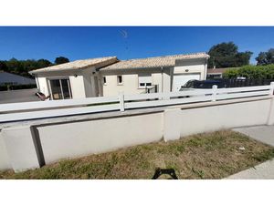 Location maison 4 pièces 92 m² à Lacanau (33680)  1 425 €