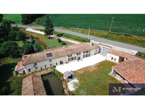 PROPRIETE AVEC BELLE DEMEURE RENOVEE ET MOULIN EN ACTIVITE