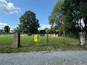 Terrain à bâtir de 4 ares 93 ca dans un endroit calme