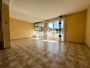 Bel appartement lumineux avec balcon  cave et garage