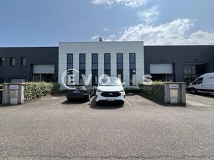 Opportunité rare à Vénissieux - Local d'activité avec bureaux aménagés