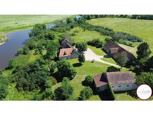 Vente maison 9 pièces 266 m² à Nozieres (18200)  349 500 €