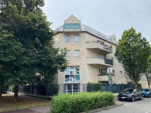 Vente appartement 2 pièces 42 m² à Noisy-le-Grand (93160)  225 000 €