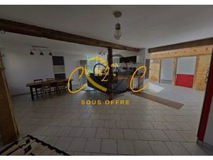 SOUS OFFRE Ensemble immobilier avec maison de ville  jardin et local commercial sur la pla