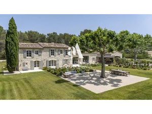Prestigieuse maison de campagne de 400 m2 en location Eygalières  France