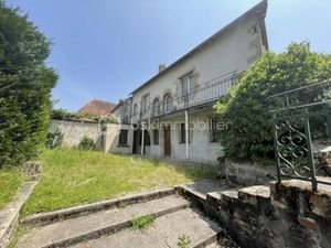Vente propriété 10 pièces 203 m² à Bourbon-l'Archambault (03160)  105 000 €