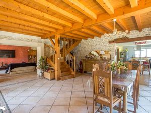 Vente maison 6 pièces 220 m² à Moragne (17430)  276 120 €