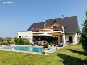 Maison 6 pièces 256 m²