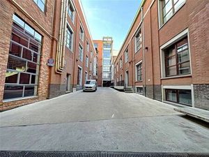 Très jolie surface polyvalente de 170 m² brut à ne pas rater