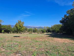 Trés beau terrain plat