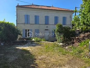 Vente maison 7 pièces 167 m² à Saint-Georges-Antignac (17240)  120 000 €