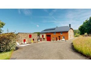 Ferme implantée sur un terrain de 10.000m²