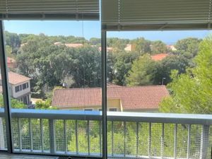 Location meublée appartement 2 pièces 33 m² à Saint-Mandrier-sur-Mer (83430)  650 €
