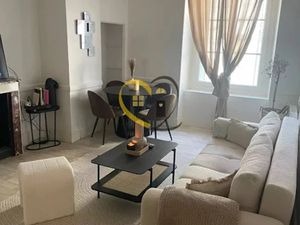 Vente immeuble 300 m² à Les Aix-d'Angillon (18220)  210 000 €
