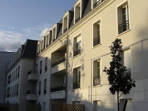 Location appartement 1 pièce 24 m² à Thiais (94320)  760 €
