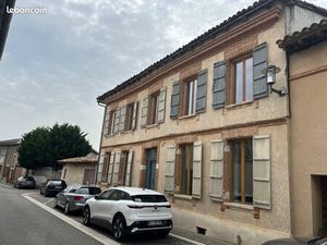 Maison 5 pièces 256 m²