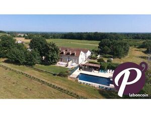 Gîte 38 pièces 850 m²