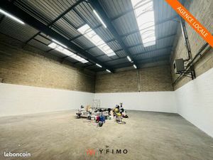 Local d'activité 382 m²