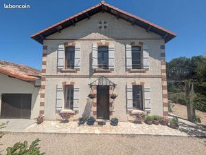 Propriété 8 pièces 193 m²