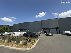 Local d'activité 466 m²