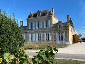Elégant et lumineux château viticole sans travaux XIXème  Saint Emilion 8ha vignes
