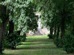 Château XIXe classé monument historique Saint Emilion 2500 m2 Ecurie  sellerie  chais... e
