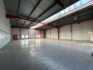 Entrepôt à louer Zone Petite Forêt   secteur zone commerciale