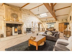 Maison en pierre rénovée - VILLEGOUGE -