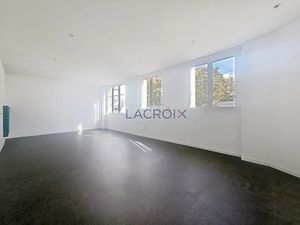 Location locaux professionnels 54.17 m² à Gentilly (94250)  985 €