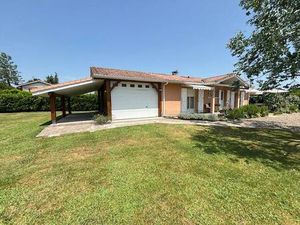 Maison De 2004 En Parfait Etat Avec Grand Garage Et Car Port