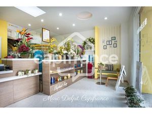 Location locaux professionnels 100 m² à Claira (66530)  1 620 €