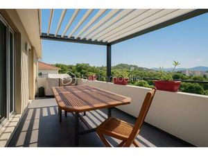 Appartement de 81 77 m² à Marseille-12E-Arrondissement