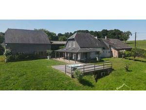 Maison avec piscine et jardin Beaume (02)