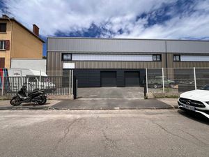 Location local commercial 493m2 Marseille 10eme (13010) - 10000 € - Surface Privée