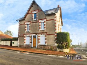 Vente maison 8 pièces 224 m² à Montaigut en combraille (63700)  98 000 €