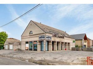 Handelspand met appartement te koop in Heist-op-den-Berg!