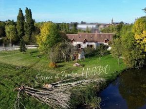 Vente maison 15 pièces 370 m² à La Chapelle-Saint-Laurian (36150)  299 915 €