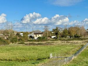 Terrain constructible à usage professionnel de 4783 m2