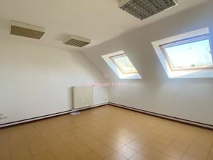 Location locaux professionnels 1 pièce 20 m² à Rieulay (59870)  450 €