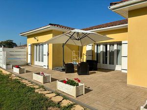 Belle maison atypique neuve de plain de pied de Sainte Livrade