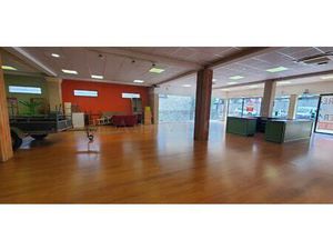 Local Commercial D'exception  Visibilité Maximale Et Emplacement Stratégique En Cur De...