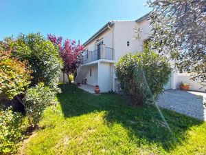 Location maison 4 pièces 90 m² à Pinet (34850)  1 080 €