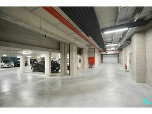 Binnen- en buitenparkeerplaatsen nabij centrum Ingelmunster