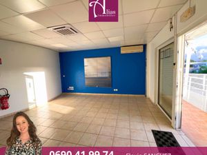 À Louer - Local professionnel 82m2 - Etage - Jarry