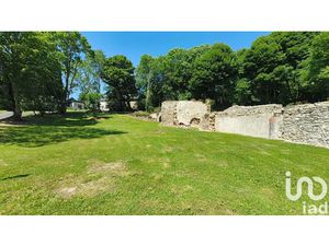 Vente terrain 1360 m² à Charbonnières-les-Varennes (63410)  76 000 €