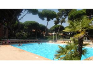 Location meublée appartement 1 pièce 20 m² à Hyeres (83400)  490 €